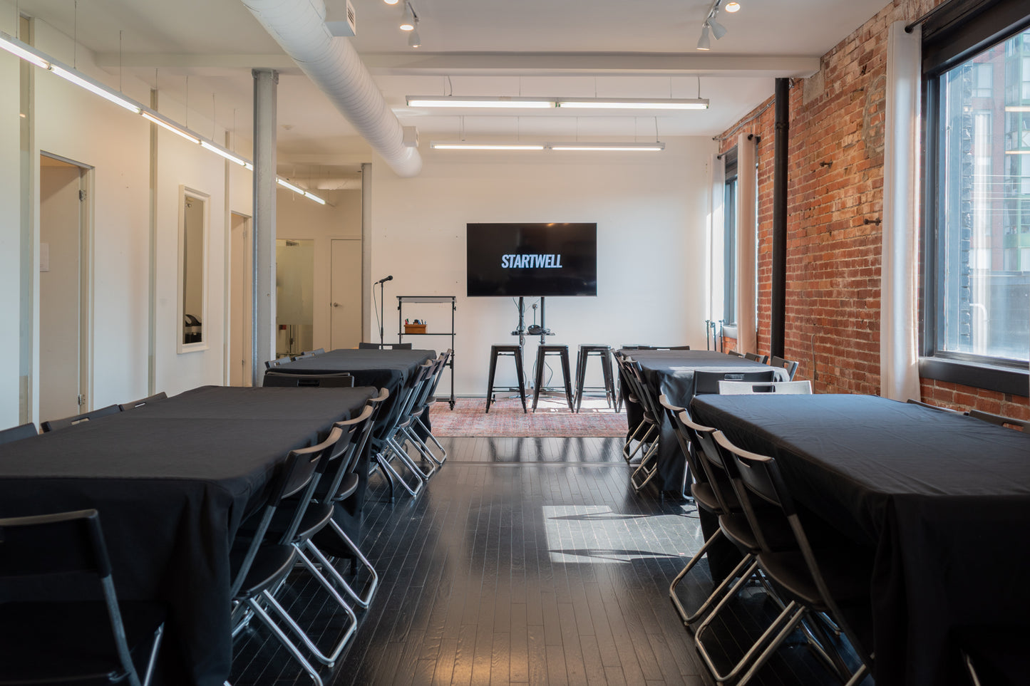 StartWell_Event-Venue_Third-Floor_07-2025_banquette-7.jpg