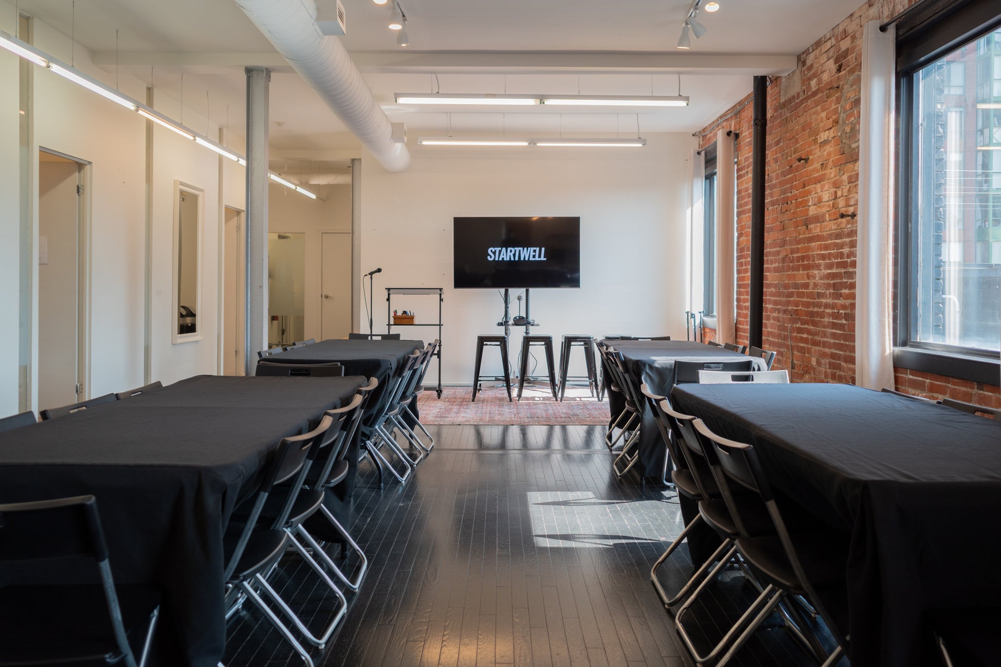 StartWell_Event-Venue_Third-Floor_07-2025_banquette-7.jpg